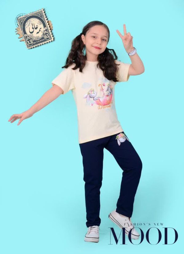 تی شرت شلوار خرگوش و چتر
