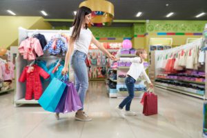مزايا و معایب خرید آنلاین لباس بچگانه نسبت به خرید از فروشگاه‌های معمولی-آرتا پوش